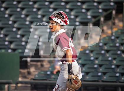 Thumbnail 1 in Los Fresnos vs. Lake Travis (UIL Region IV 6A Baseball Regional Semifinal) photogallery.