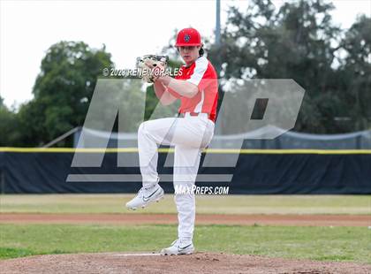 Thumbnail 2 in Montebello vs La Salle photogallery.
