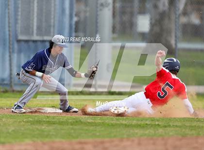 Thumbnail 2 in Montebello vs La Salle photogallery.