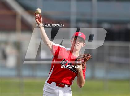 Thumbnail 2 in Montebello vs La Salle photogallery.