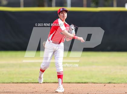 Thumbnail 2 in Montebello vs La Salle photogallery.