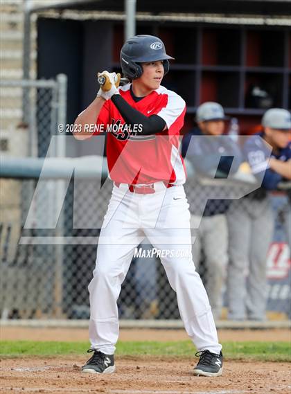 Thumbnail 1 in Montebello vs La Salle photogallery.