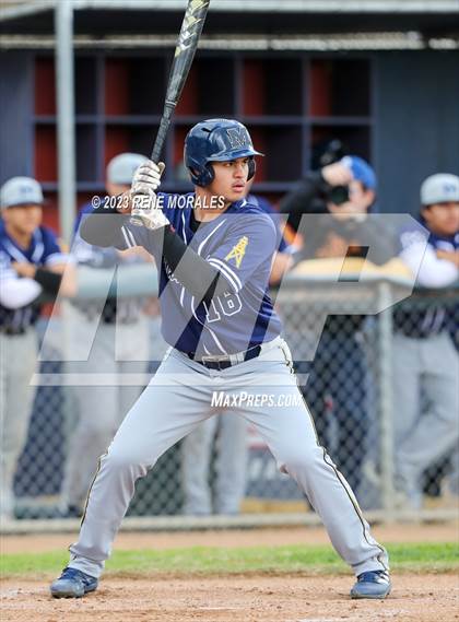 Thumbnail 3 in Montebello vs La Salle photogallery.