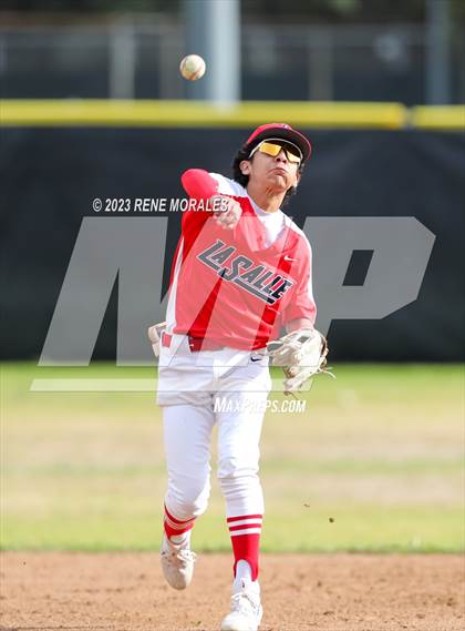Thumbnail 1 in Montebello vs La Salle photogallery.