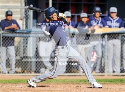 Thumbnail 1 in Montebello vs La Salle photogallery.