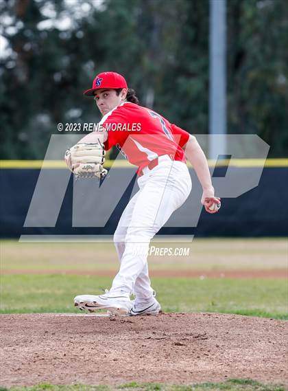 Thumbnail 2 in Montebello vs La Salle photogallery.