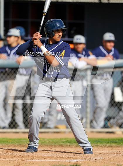 Thumbnail 1 in Montebello vs La Salle photogallery.