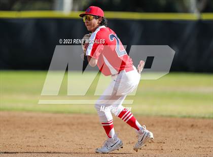 Thumbnail 2 in Montebello vs La Salle photogallery.