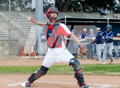 Thumbnail 1 in Montebello vs La Salle photogallery.