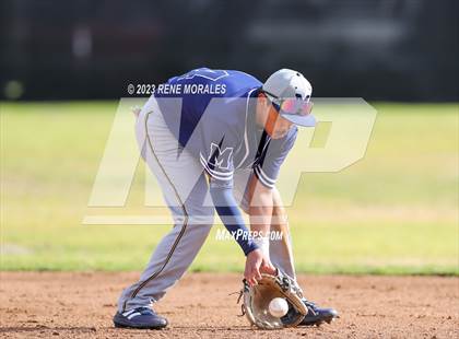 Thumbnail 3 in Montebello vs La Salle photogallery.