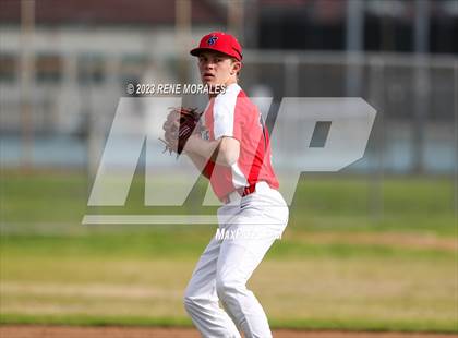 Thumbnail 2 in Montebello vs La Salle photogallery.