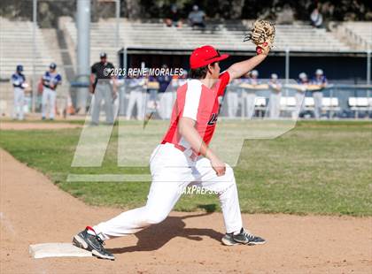 Thumbnail 2 in Montebello vs La Salle photogallery.