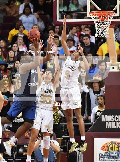 Thumbnail 3 in Sierra Canyon vs. Bishop Montgomery (CIF SS Playoff Open DIV Semi Final) photogallery.