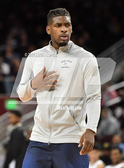Thumbnail 1 in Sierra Canyon vs. Bishop Montgomery (CIF SS Playoff Open DIV Semi Final) photogallery.