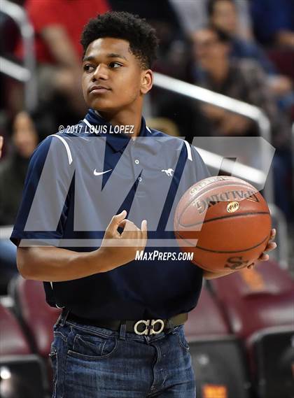 Thumbnail 2 in Sierra Canyon vs. Bishop Montgomery (CIF SS Playoff Open DIV Semi Final) photogallery.