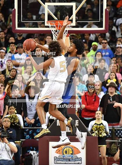 Thumbnail 2 in Sierra Canyon vs. Bishop Montgomery (CIF SS Playoff Open DIV Semi Final) photogallery.
