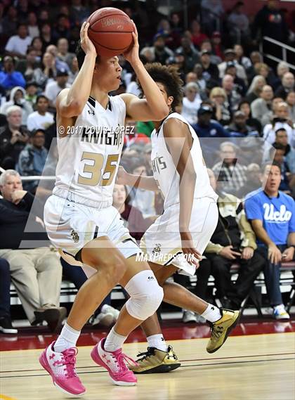 Thumbnail 3 in Sierra Canyon vs. Bishop Montgomery (CIF SS Playoff Open DIV Semi Final) photogallery.