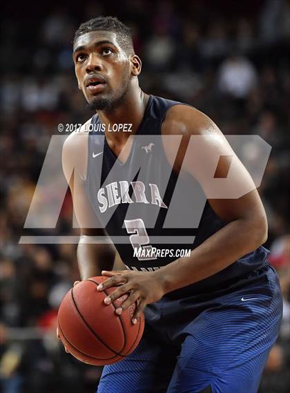 Thumbnail 2 in Sierra Canyon vs. Bishop Montgomery (CIF SS Playoff Open DIV Semi Final) photogallery.