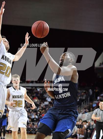 Thumbnail 3 in Sierra Canyon vs. Bishop Montgomery (CIF SS Playoff Open DIV Semi Final) photogallery.