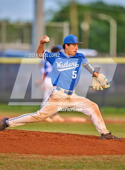 Thumbnail 1 in Westbury @ Galena Park photogallery.