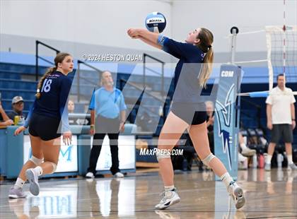 Thumbnail 2 in Corona del Mar vs. Tesoro photogallery.