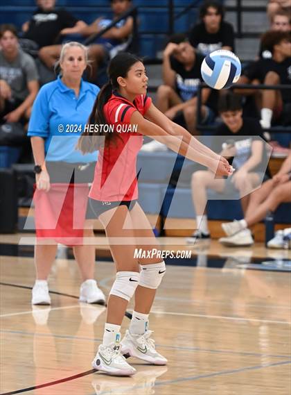 Thumbnail 3 in Corona del Mar vs. Tesoro photogallery.