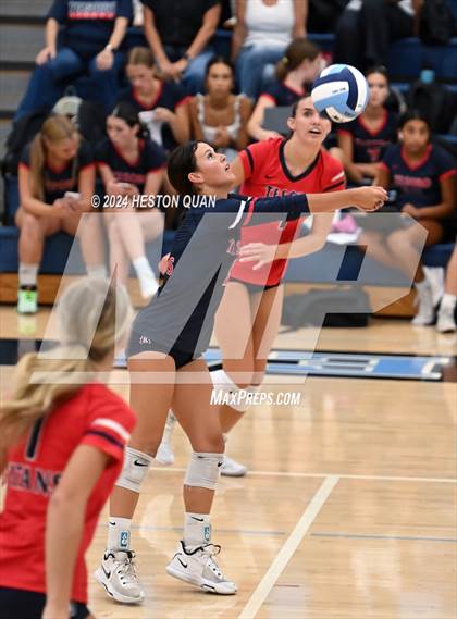 Thumbnail 3 in Corona del Mar vs. Tesoro photogallery.