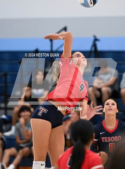 Thumbnail 3 in Corona del Mar vs. Tesoro photogallery.