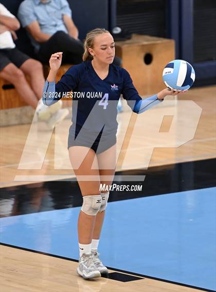 Thumbnail 3 in Corona del Mar vs. Tesoro photogallery.