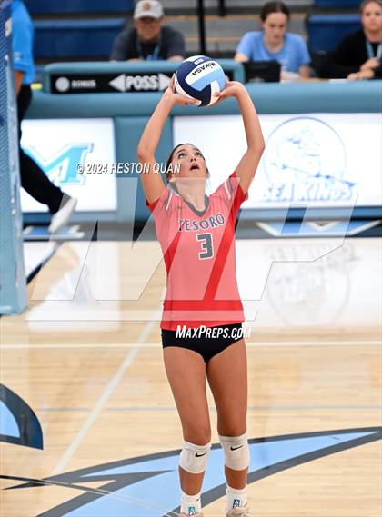 Thumbnail 2 in Corona del Mar vs. Tesoro photogallery.