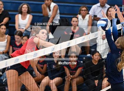 Thumbnail 2 in Corona del Mar vs. Tesoro photogallery.