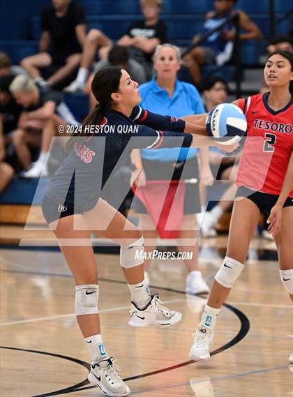 Thumbnail 3 in Corona del Mar vs. Tesoro photogallery.
