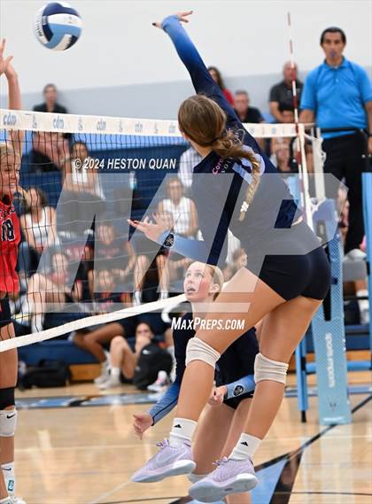 Thumbnail 2 in Corona del Mar vs. Tesoro photogallery.