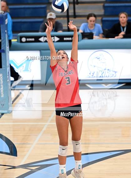 Thumbnail 3 in Corona del Mar vs. Tesoro photogallery.