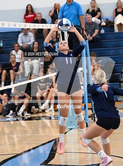 Thumbnail 3 in Corona del Mar vs. Tesoro photogallery.