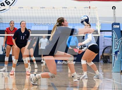 Thumbnail 3 in Corona del Mar vs. Tesoro photogallery.