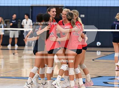 Thumbnail 3 in Corona del Mar vs. Tesoro photogallery.