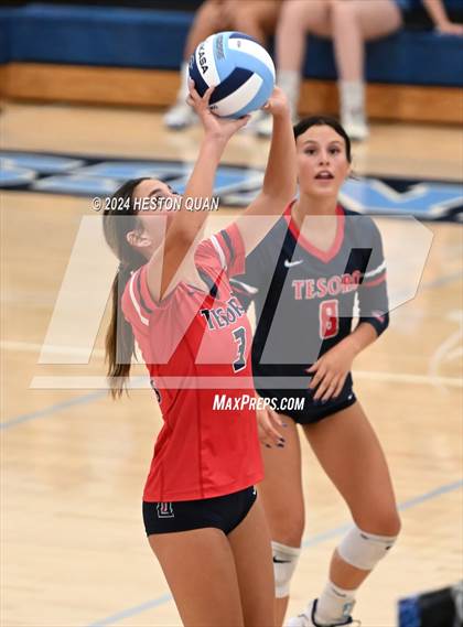 Thumbnail 3 in Corona del Mar vs. Tesoro photogallery.