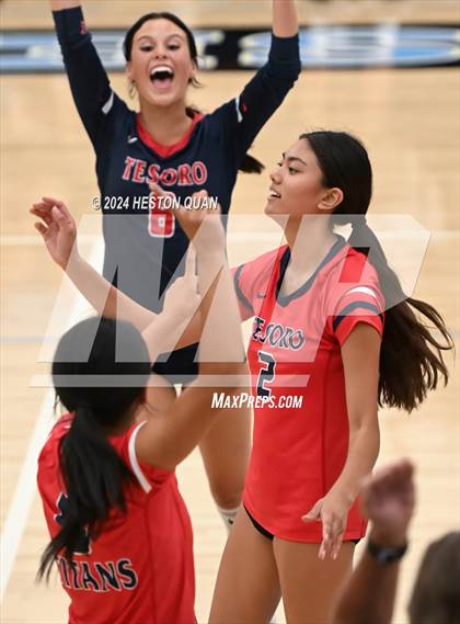 Thumbnail 1 in Corona del Mar vs. Tesoro photogallery.
