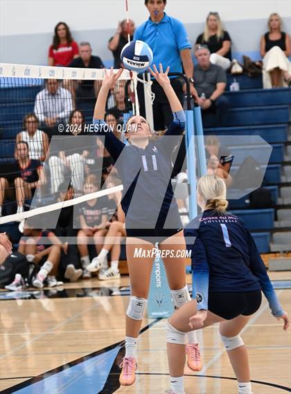 Thumbnail 1 in Corona del Mar vs. Tesoro photogallery.