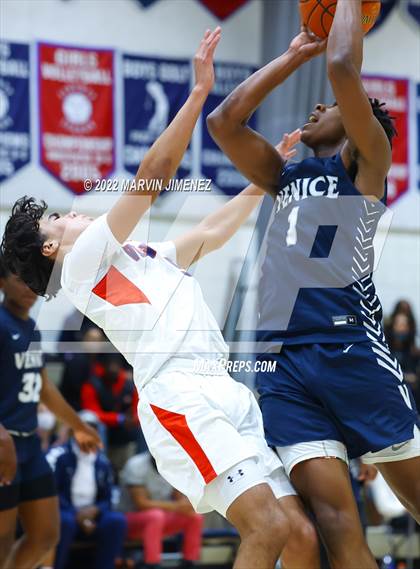 Thumbnail 2 in Venice @ Viewpoint (CIF D3 Southern Regional Final) photogallery.