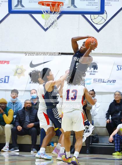 Thumbnail 2 in Venice @ Viewpoint (CIF D3 Southern Regional Final) photogallery.