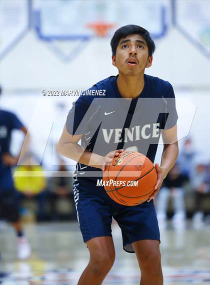 Thumbnail 2 in Venice @ Viewpoint (CIF D3 Southern Regional Final) photogallery.