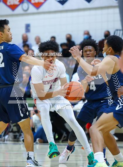 Thumbnail 2 in Venice @ Viewpoint (CIF D3 Southern Regional Final) photogallery.