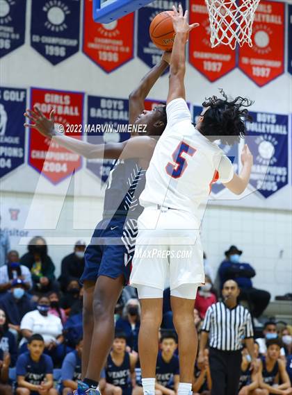 Thumbnail 3 in Venice @ Viewpoint (CIF D3 Southern Regional Final) photogallery.