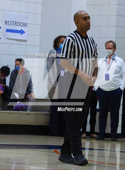 Thumbnail 2 in Venice @ Viewpoint (CIF D3 Southern Regional Final) photogallery.