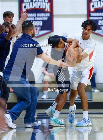 Thumbnail 2 in Venice @ Viewpoint (CIF D3 Southern Regional Final) photogallery.