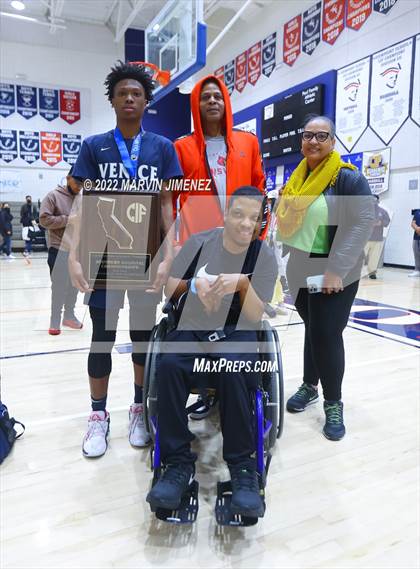 Thumbnail 2 in Venice @ Viewpoint (CIF D3 Southern Regional Final) photogallery.