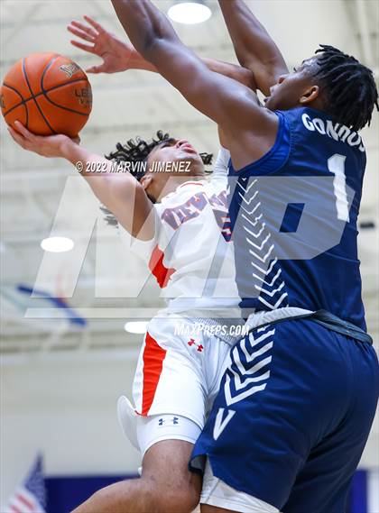 Thumbnail 3 in Venice @ Viewpoint (CIF D3 Southern Regional Final) photogallery.