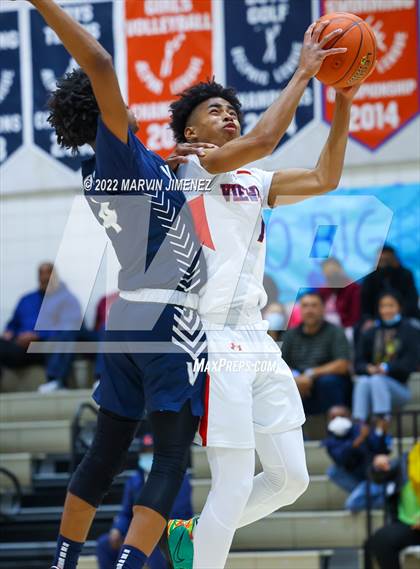 Thumbnail 1 in Venice @ Viewpoint (CIF D3 Southern Regional Final) photogallery.